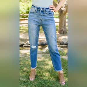 Judy Blue $85 Howdy Boyfriend Disstressed Knee Cropped Jeans Size 29 Medium Wash